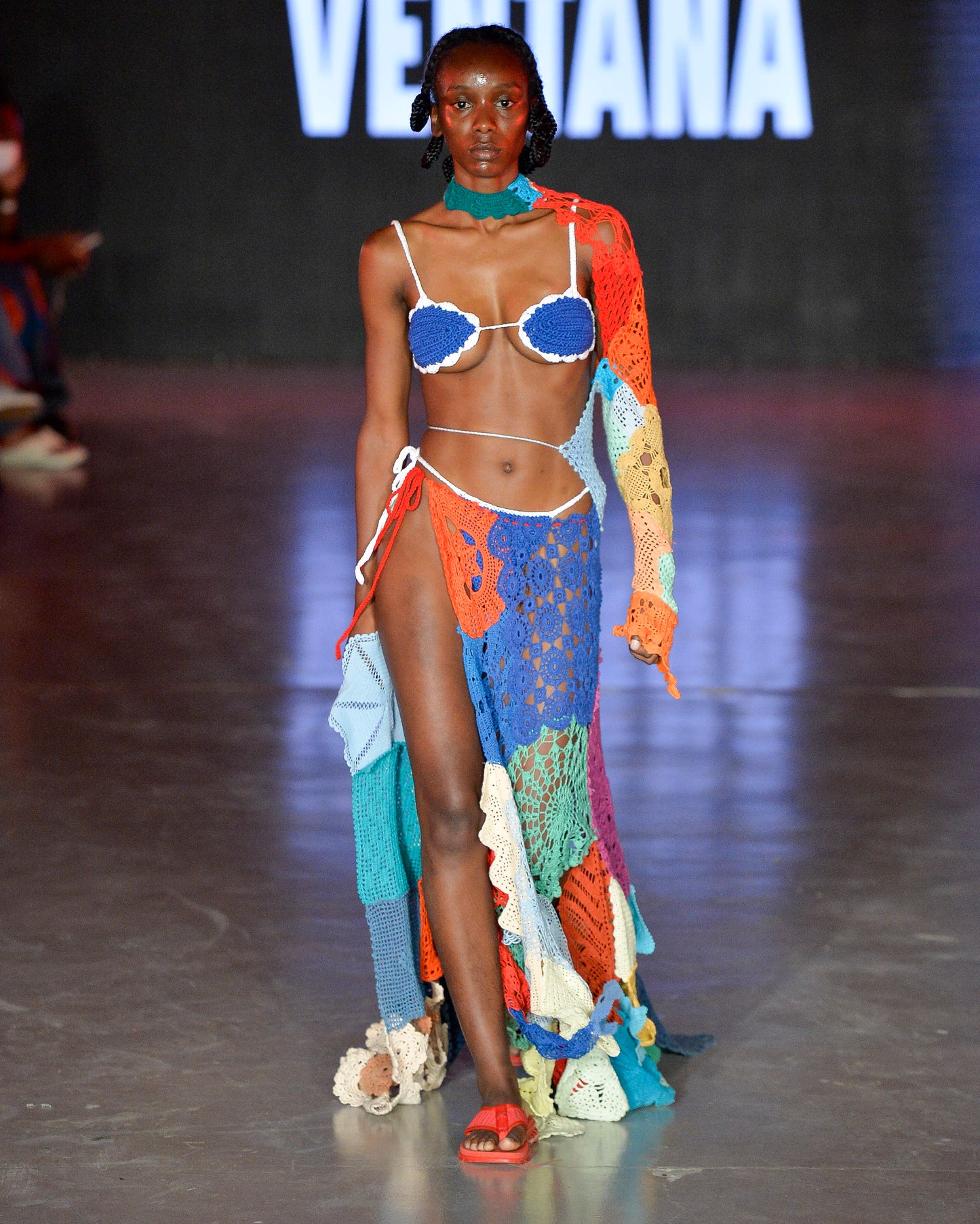 Vestido eu vim de lá