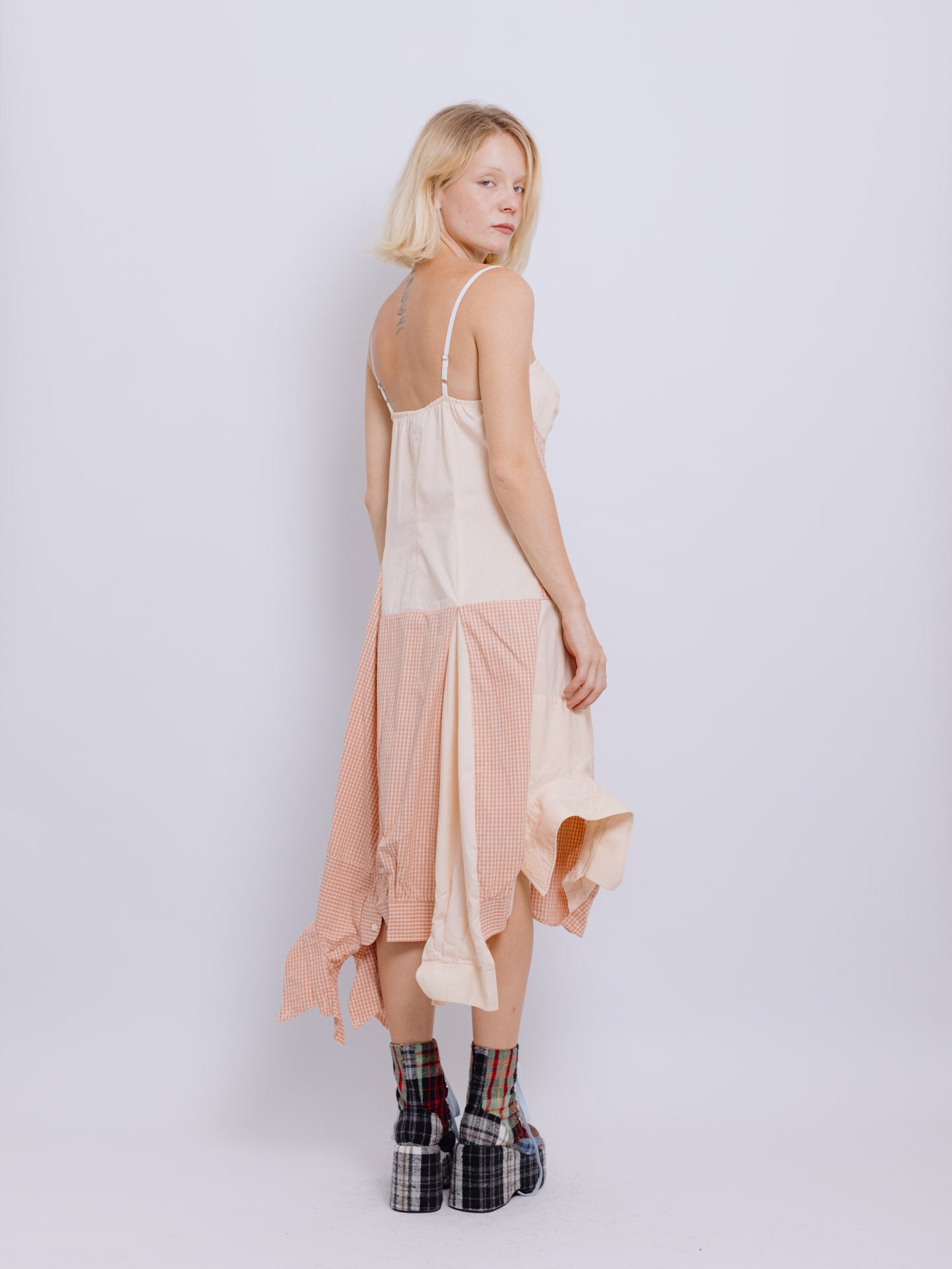 VESTIDO CAMISAS VIRADAS