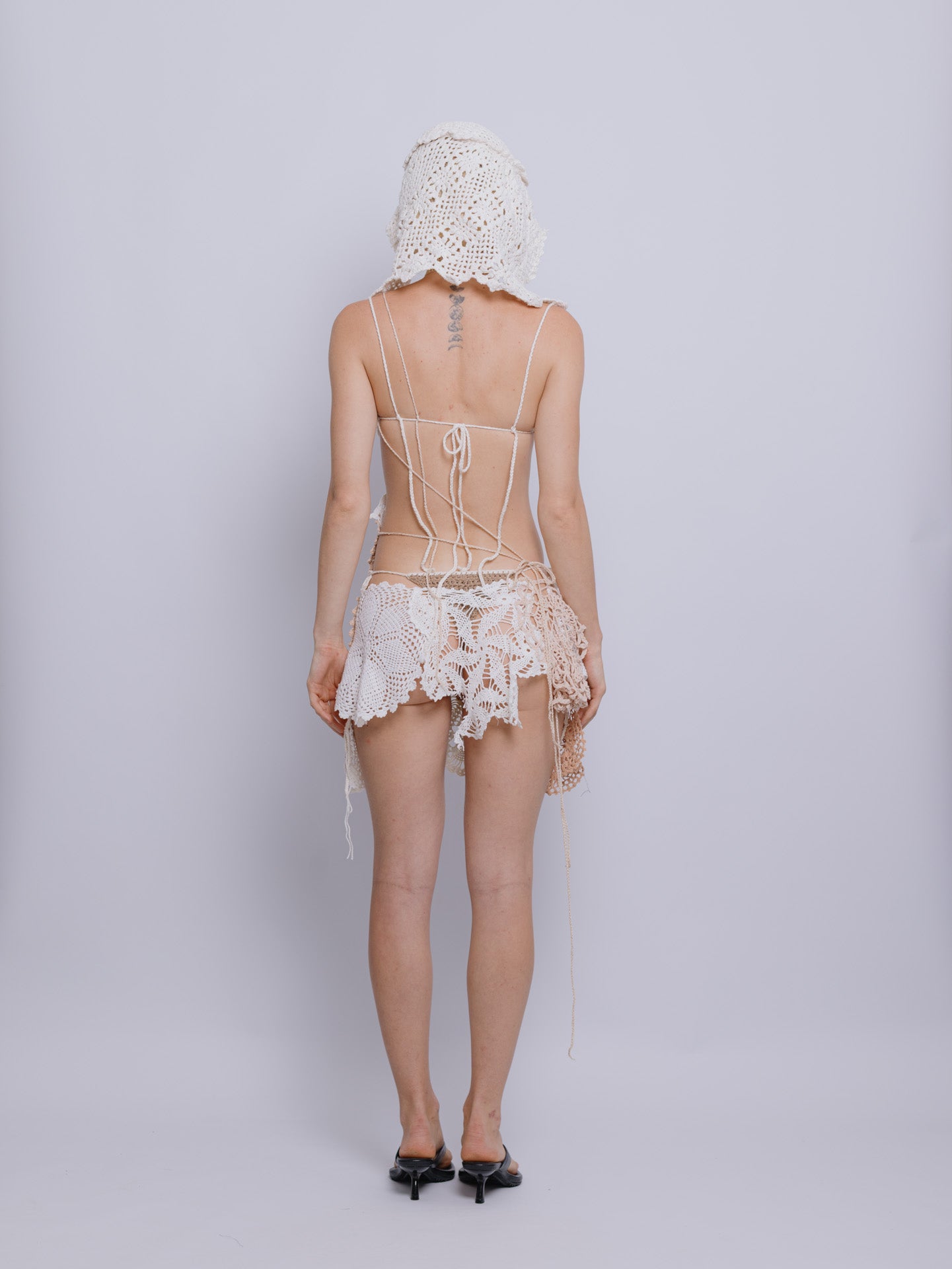 Vestido Crochê Ventana® Off e tons terrosos + BIQUINI